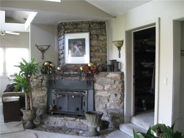 9417 NW Canyon Dr, Kansas City, MO 64139