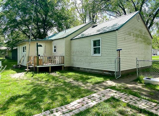 260 N Oak St, Deerfield, MO 64741