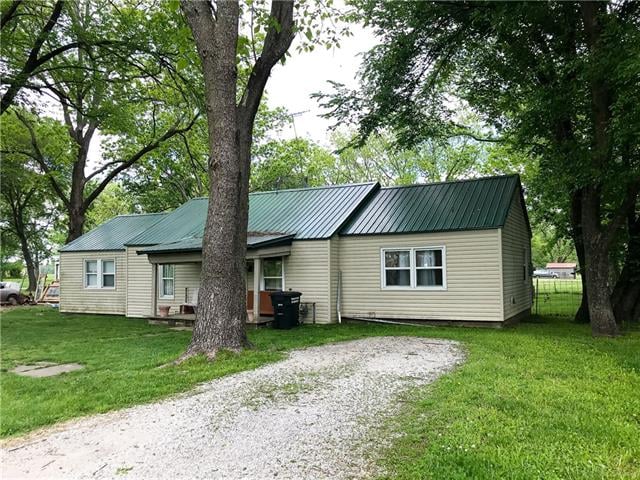 260 N Oak St, Deerfield, MO 64741