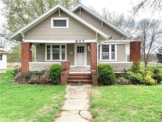 607 E South St, Albany, MO 64402