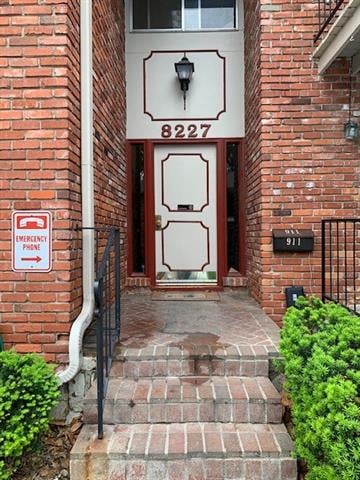 8227 Santa Fe Dr #3, Overland Park, KS 66204
