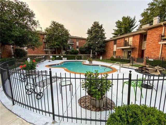 8227 Santa Fe Dr #3, Overland Park, KS 66204