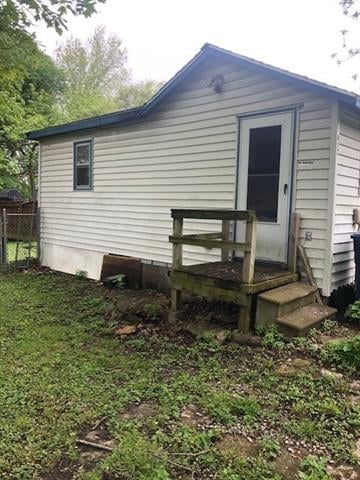 417 E 3rd St, Linwood, KS 66052