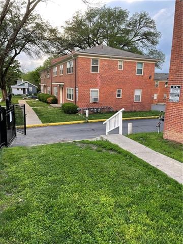 3000 E 49 St, Kansas City, MO 64130