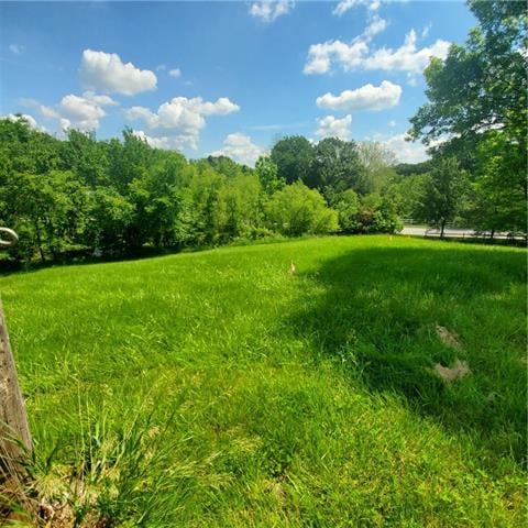 5003 High Dr, Riverside, MO 64150