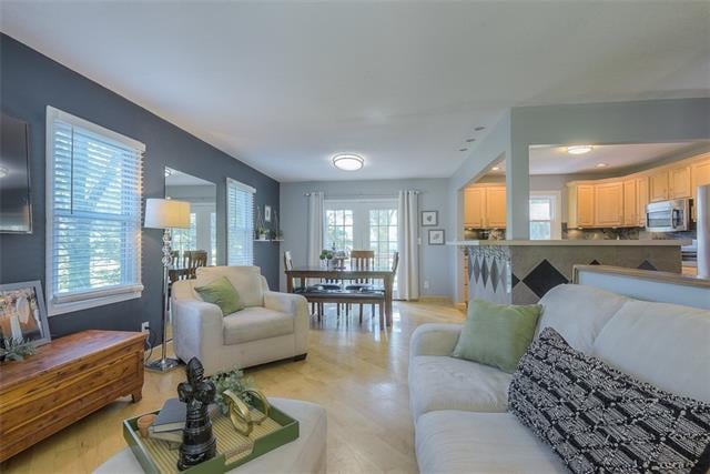 4719 Antioch Rd, Overland Park, KS 66203