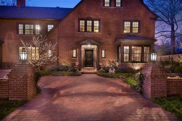 1030 W 53rd Ter, Kansas City, MO 64112