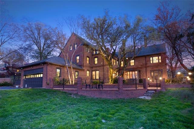 1030 W 53rd Ter, Kansas City, MO 64112