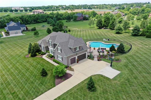 18040 Goddard St, Overland Park, KS 66013