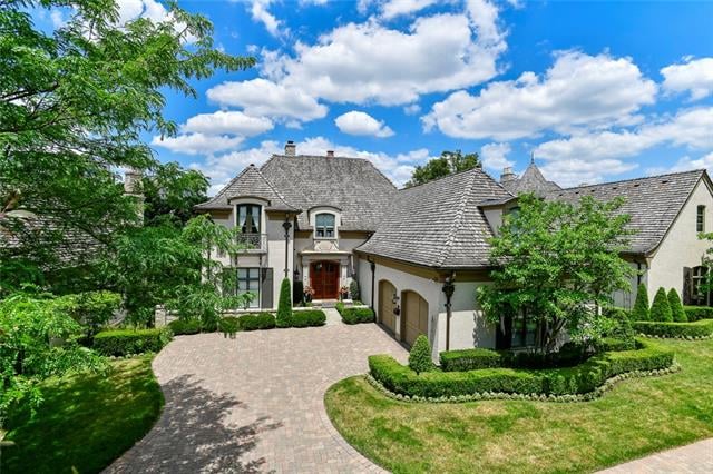 721 Ward Parkway Blvd, Kansas City, MO 64112