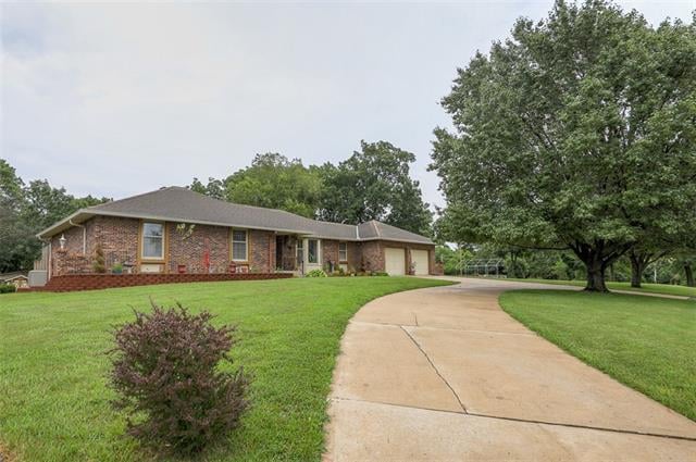 9412 High Grove Rd, Kansas City, MO 64149