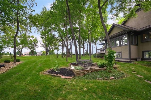16735 Village Dr, Loch Lloyd, MO 64012