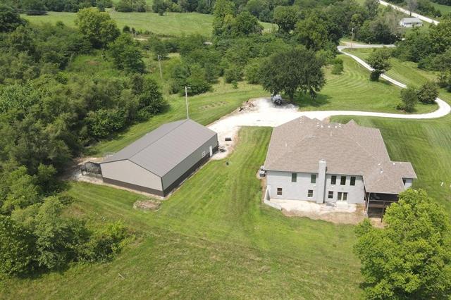 20605 E H Hw, Weston, MO 64098