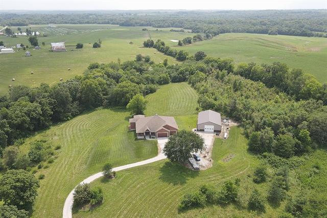 20605 E H Hw, Weston, MO 64098