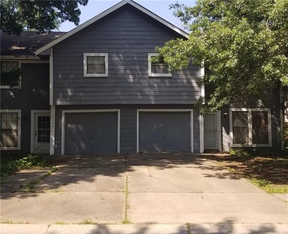 8242 Perry St, Overland Park, KS 66204