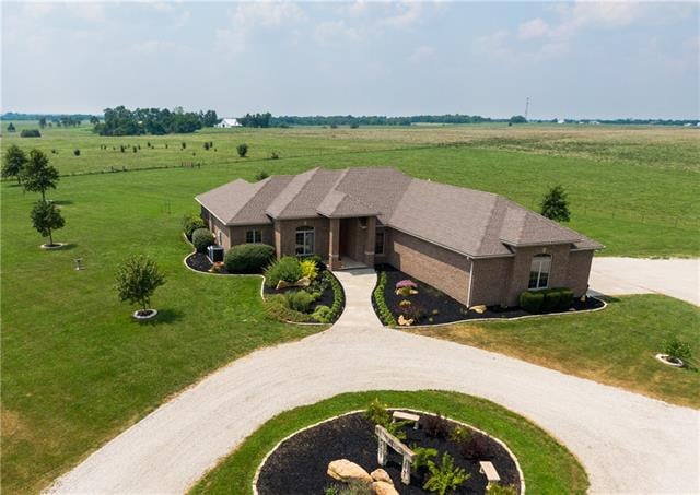 2560 Oregon Rd, Ottawa, KS 66067