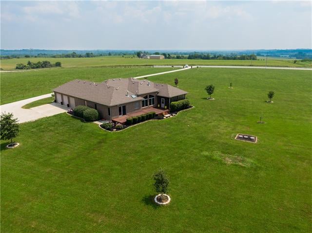 2560 Oregon Rd, Ottawa, KS 66067