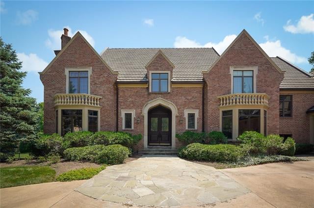 2845 W 111 Ter, Leawood, KS 66211