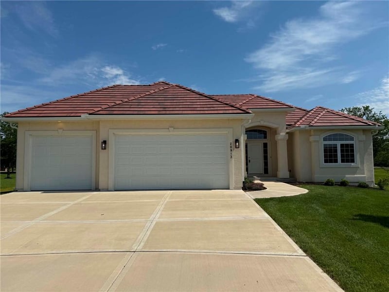 20913 37th Terrace Ct, Independence, MO 64057
