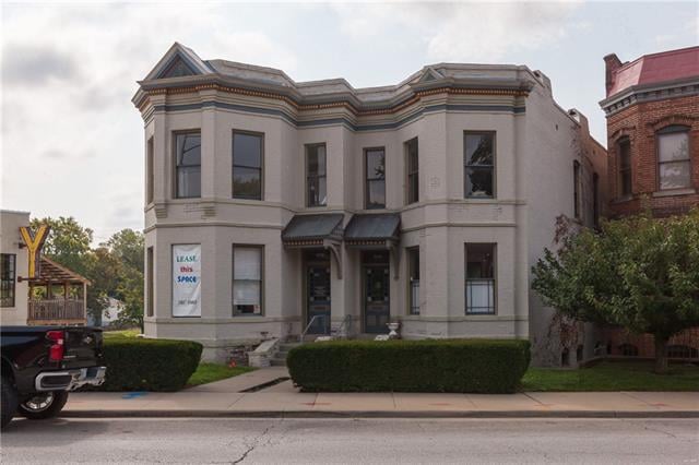 1214 Frederick Ave, St Joseph, MO 64501