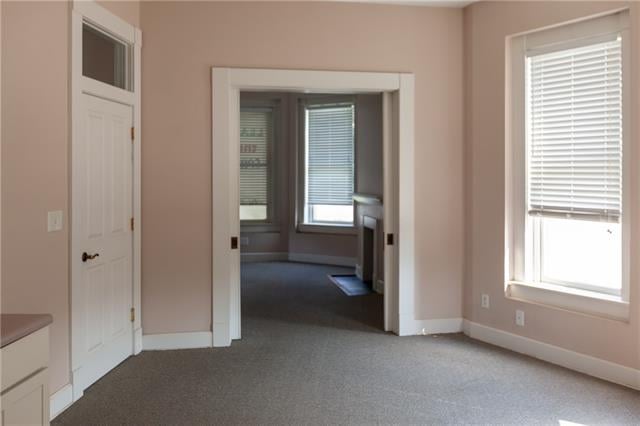 1214 Frederick Ave, St Joseph, MO 64501
