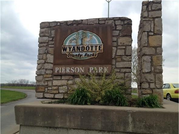 5429 Lakewood St, Kansas City, KS 66106