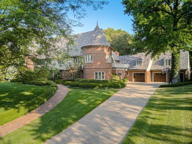 1230 W 64th St, Kansas City, MO 64113