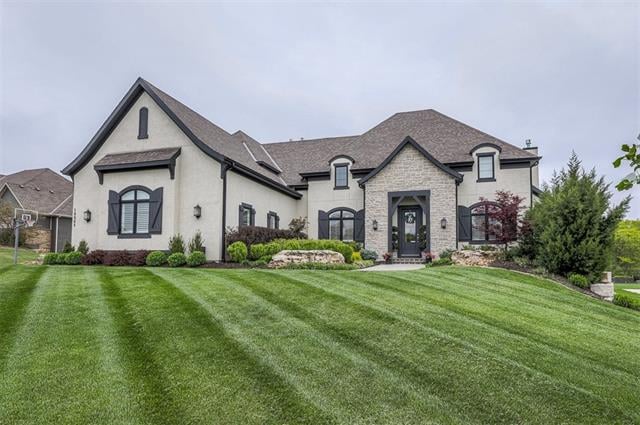 10505 N Hedges Ave, Kansas City, MO 64157