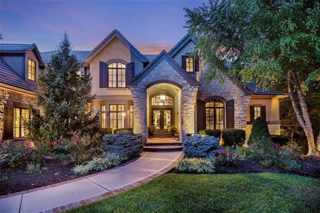10824 W 140th St, Overland Park, KS 66221
