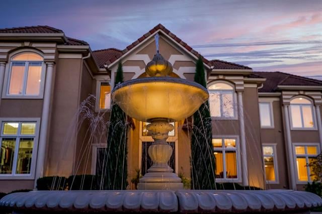 14563 Granada Cir, Overland Park, KS 66224