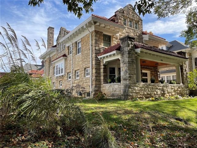 335 Gladstone Blvd, Kansas City, MO 64124