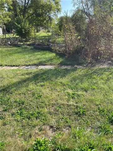 201 E 1st St, Burlington Jct, MO 64428