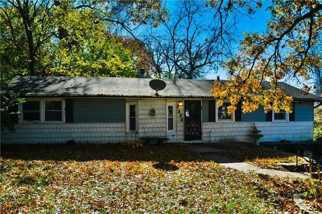 2323 Woodland Rd, Riverside, MO 64150
