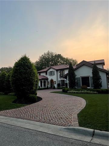 6708 Cherokee Ln, Mission Hills, KS 66208