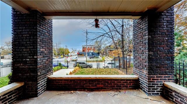 3845 Wyandotte St, Kansas City, MO 64111