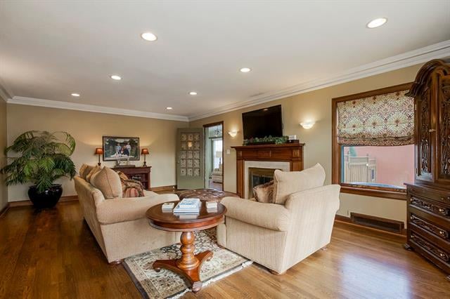 608 E 65th St, Kansas City, MO 64131