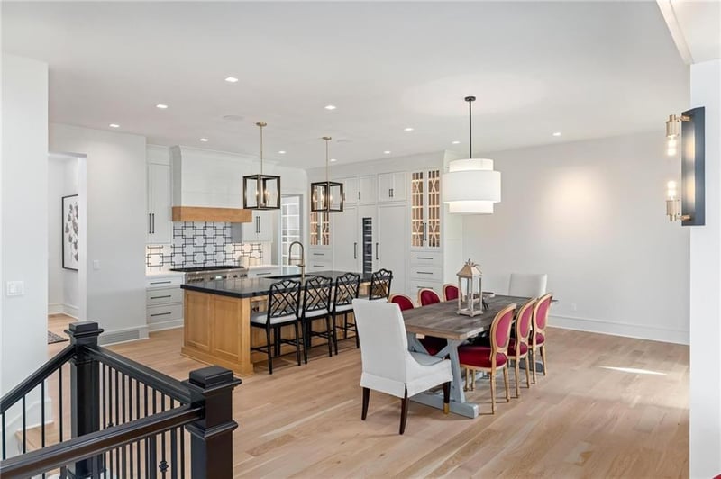 1901 W 114 St, Leawood, KS 66211