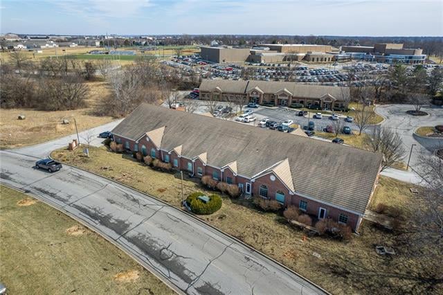 6740 W 121 St, Overland Park, KS 66224