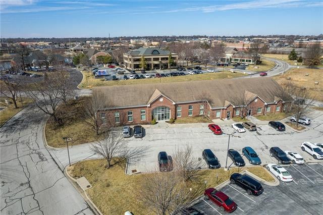 6740 W 121 St, Overland Park, KS 66224