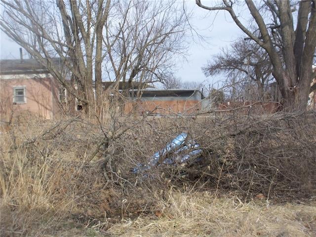 420 N Commercial St, Kincaid, KS 66039