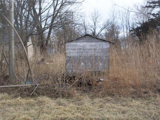 420 N Commercial St, Kincaid, KS 66039