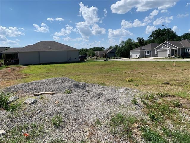 635 NW 110 St, Kansas City, MO 64155