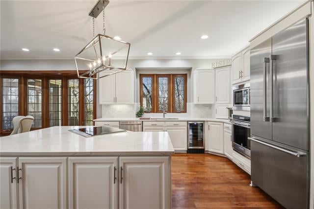 13206 Barkley St, Overland Park, KS 66209