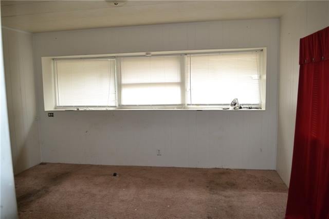 213 E Railroad St, Meriden, KS 66512