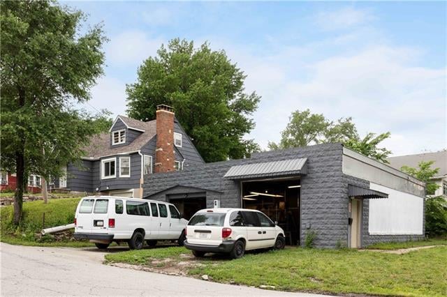450 Blue Ridge Blvd, Kansas City, MO 64125
