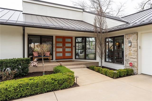 4919 Sunset Dr, Kansas City, MO 64112