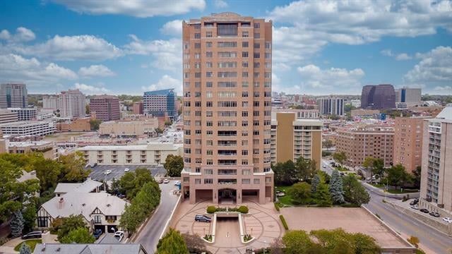 400 W 49th Ter #2186, Kansas City, MO 64112