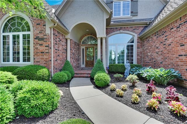 5909 Golden Bear Dr, Overland Park, KS 66223