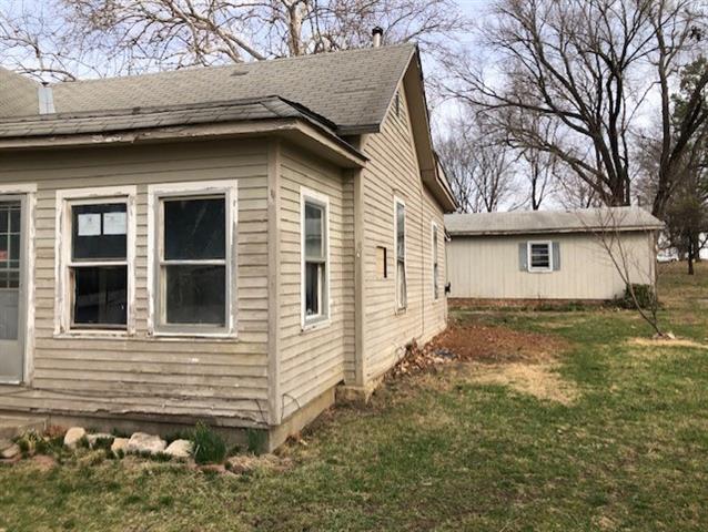 601 E 2nd St, Creighton, MO 64739