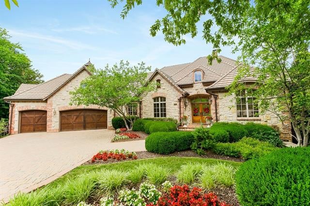 10151 S Highland Ln, Olathe, KS 66061